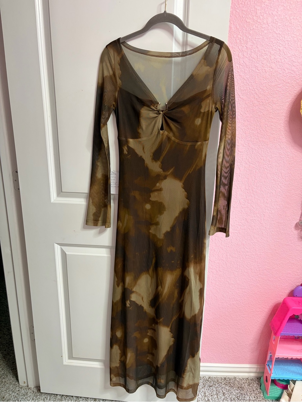 Commence medium Sheer Twist-Front Long Sleeve Maxi Dress - Olive Brown